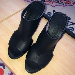 VINCE SlipOn Wedges ✨